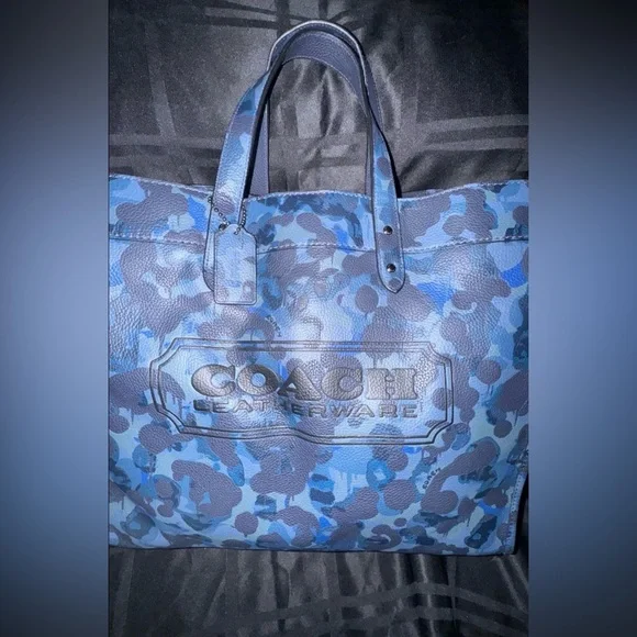 SOLD Coach Field Tote 40 with Camo Print - Picture 2 of 6